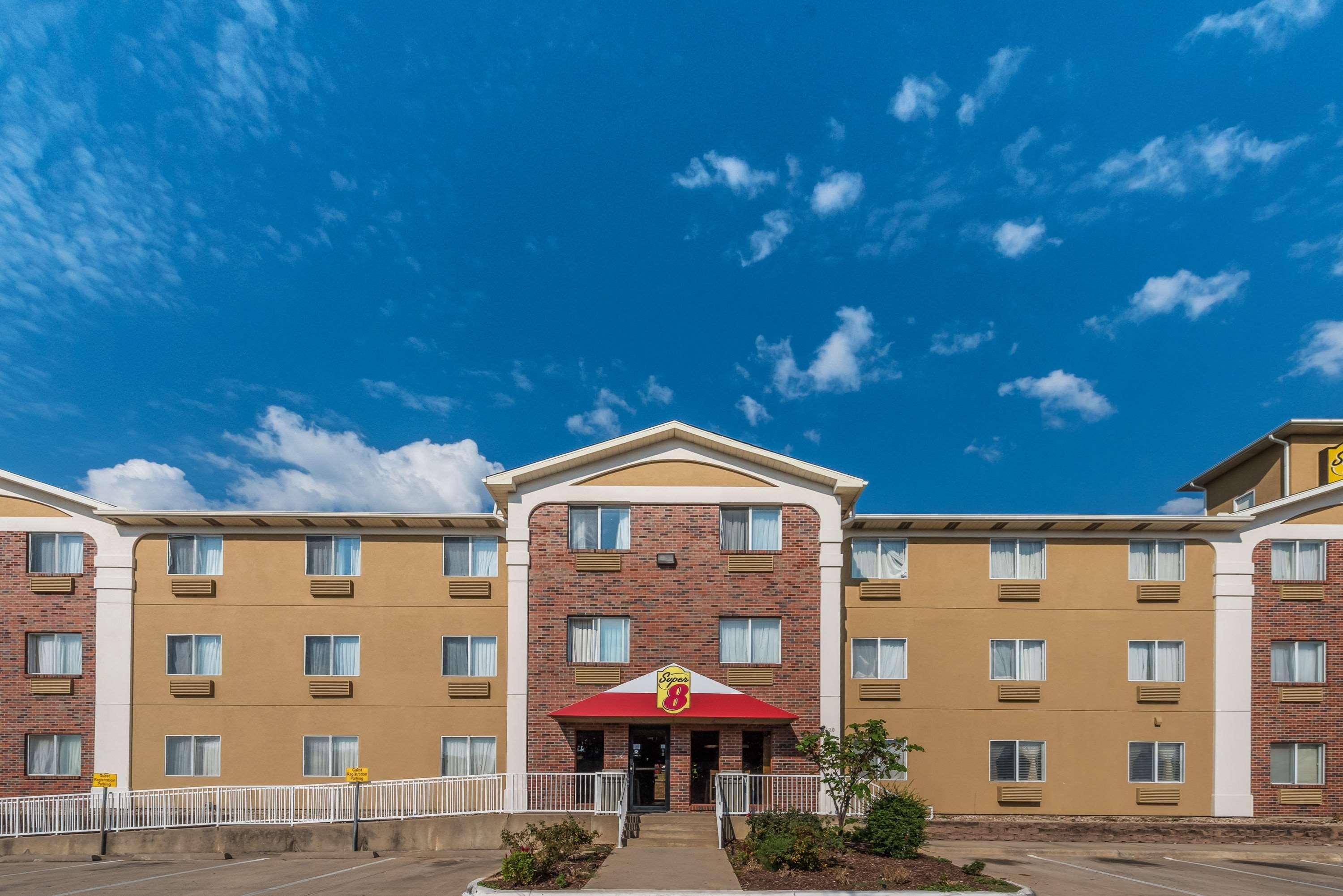 Hotel Super 8 By Wyndham Denton Esterno foto